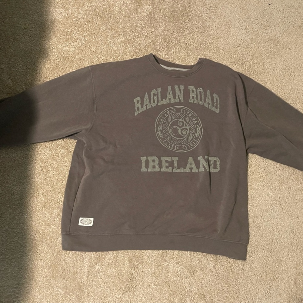 Ireland Gray Crewneck Sweater